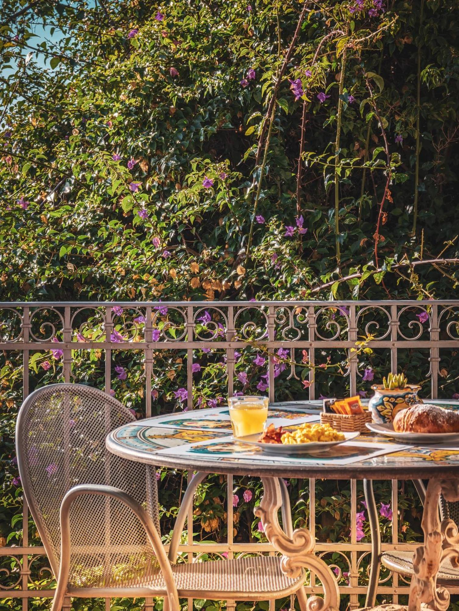 Hotel La Corte Del Sole Lido di Noto Bagian luar foto