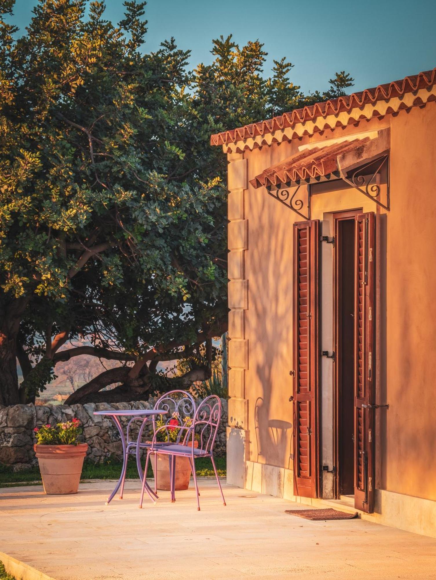 Hotel La Corte Del Sole Lido di Noto Bagian luar foto