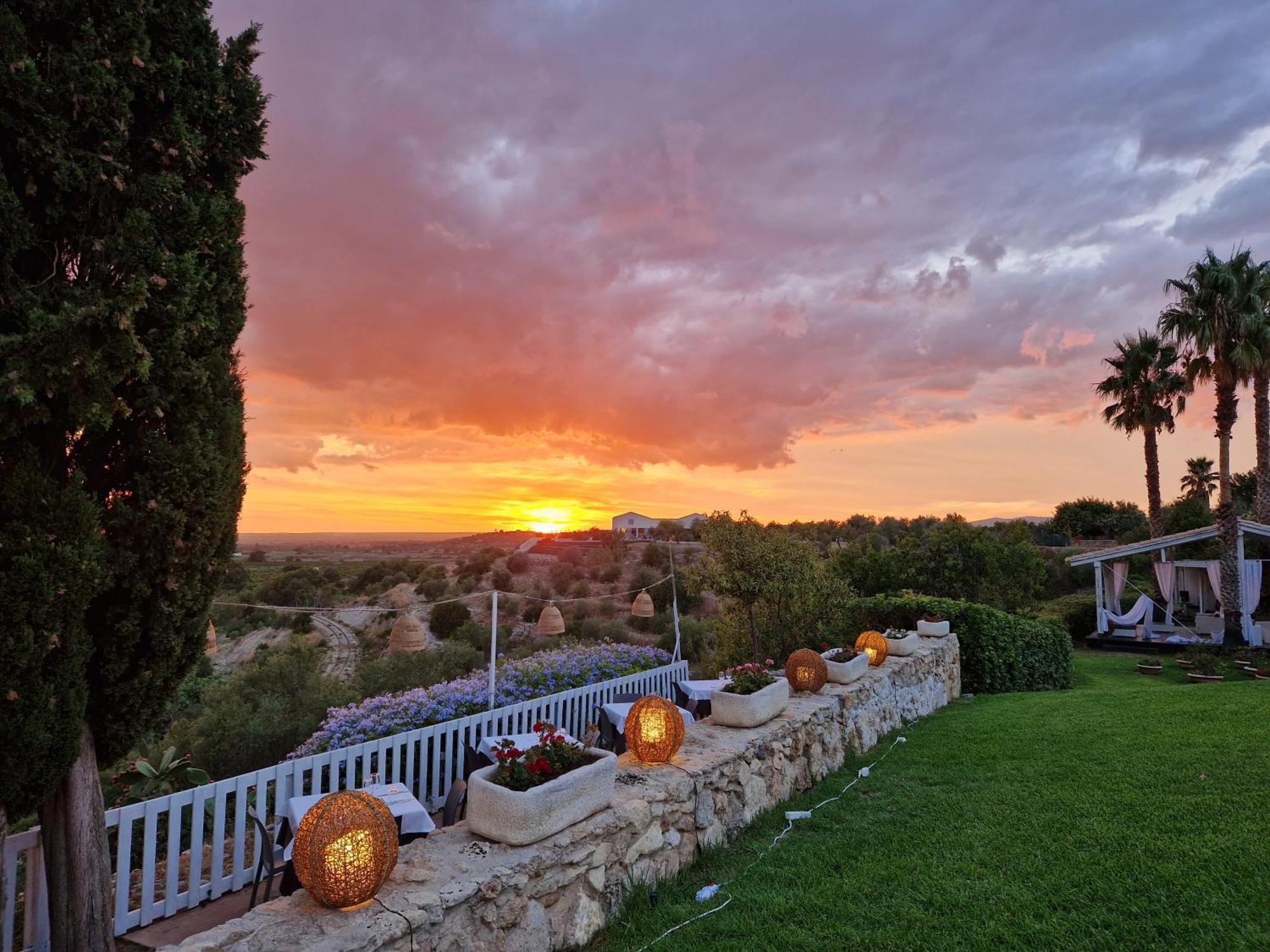 Hotel La Corte Del Sole Lido di Noto Bagian luar foto